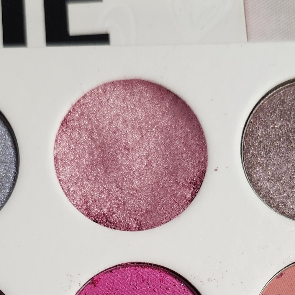 NIB Kylie Cosmetics Kylie's Diary - Picture 4 of 6
